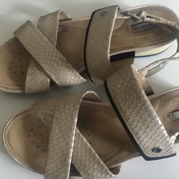 Sandals - Picture 6 of 9